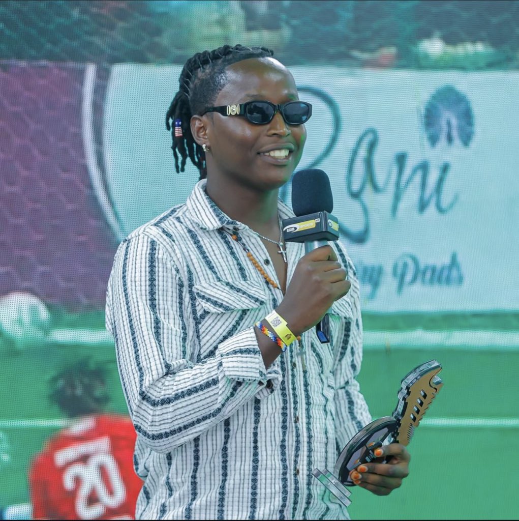 Mukandayisenga Jeanine yaraye ahembwe nk’umukinnyi watsinze ibitego byinshi muri Young princess