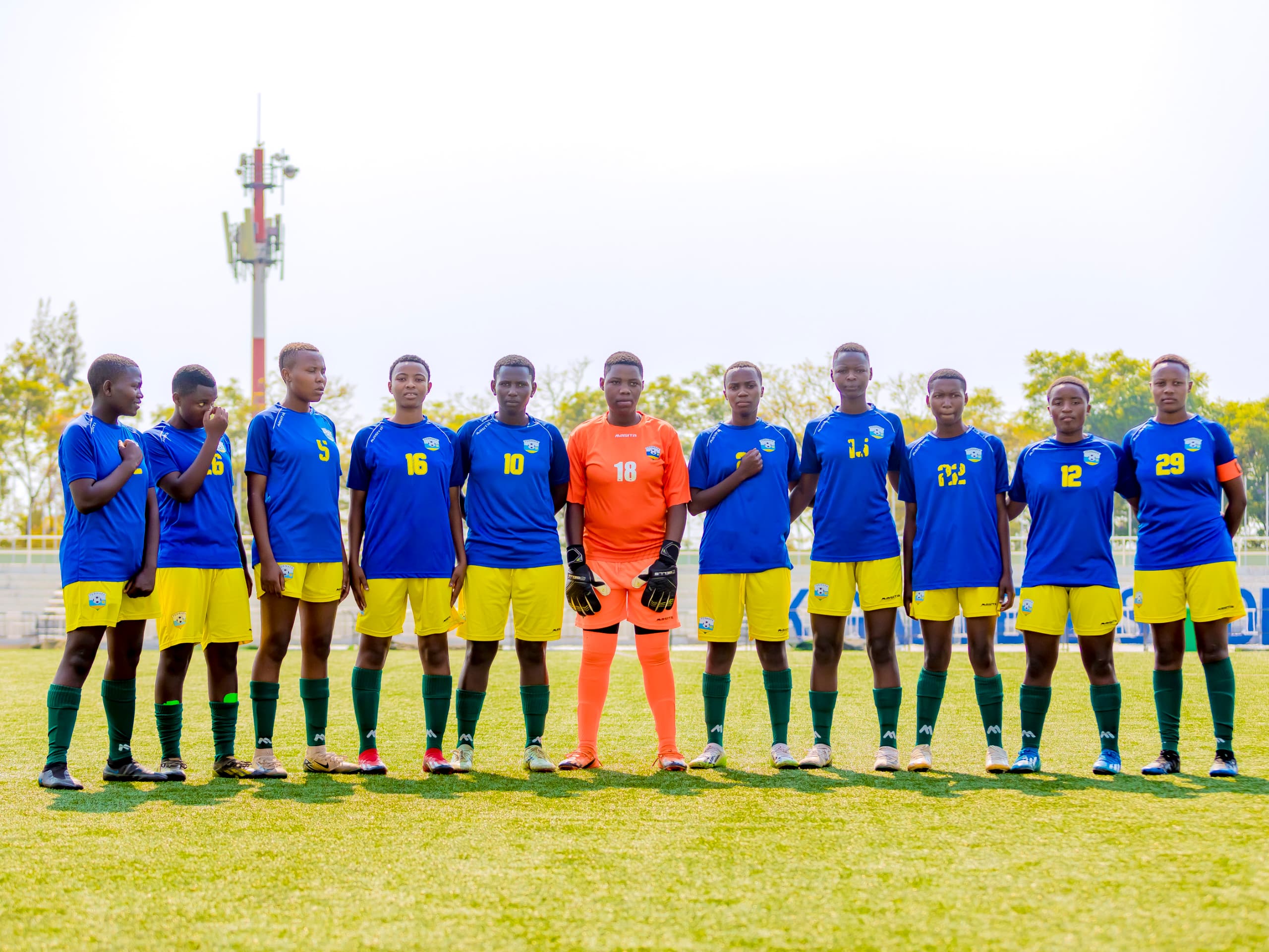 AMAFOTO: SHE Amavubi abangavu bakomeje kwitegura Nigeria